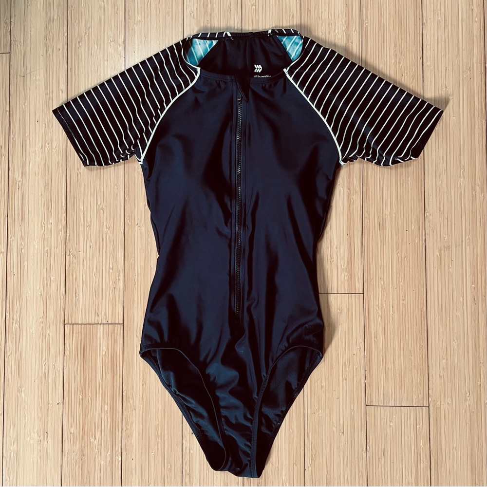 All in Motion One Piece Rash Guard Swimsuit Short Sleeve Size XS
